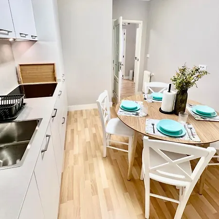 Reveriano Soutullo 1 B-2 Apartman *